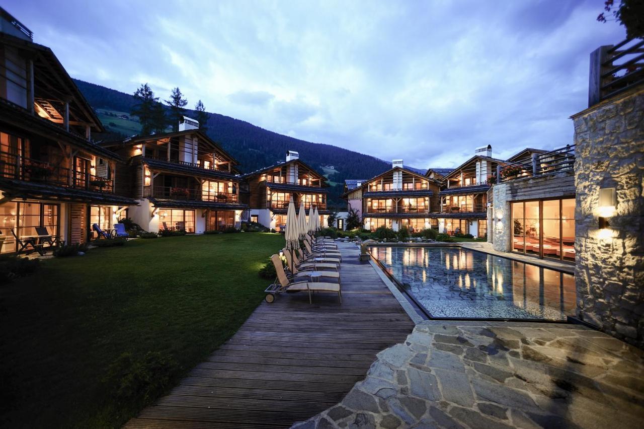 Post Alpina - Family Mountain Chalets サン・カンディド エクステリア 写真