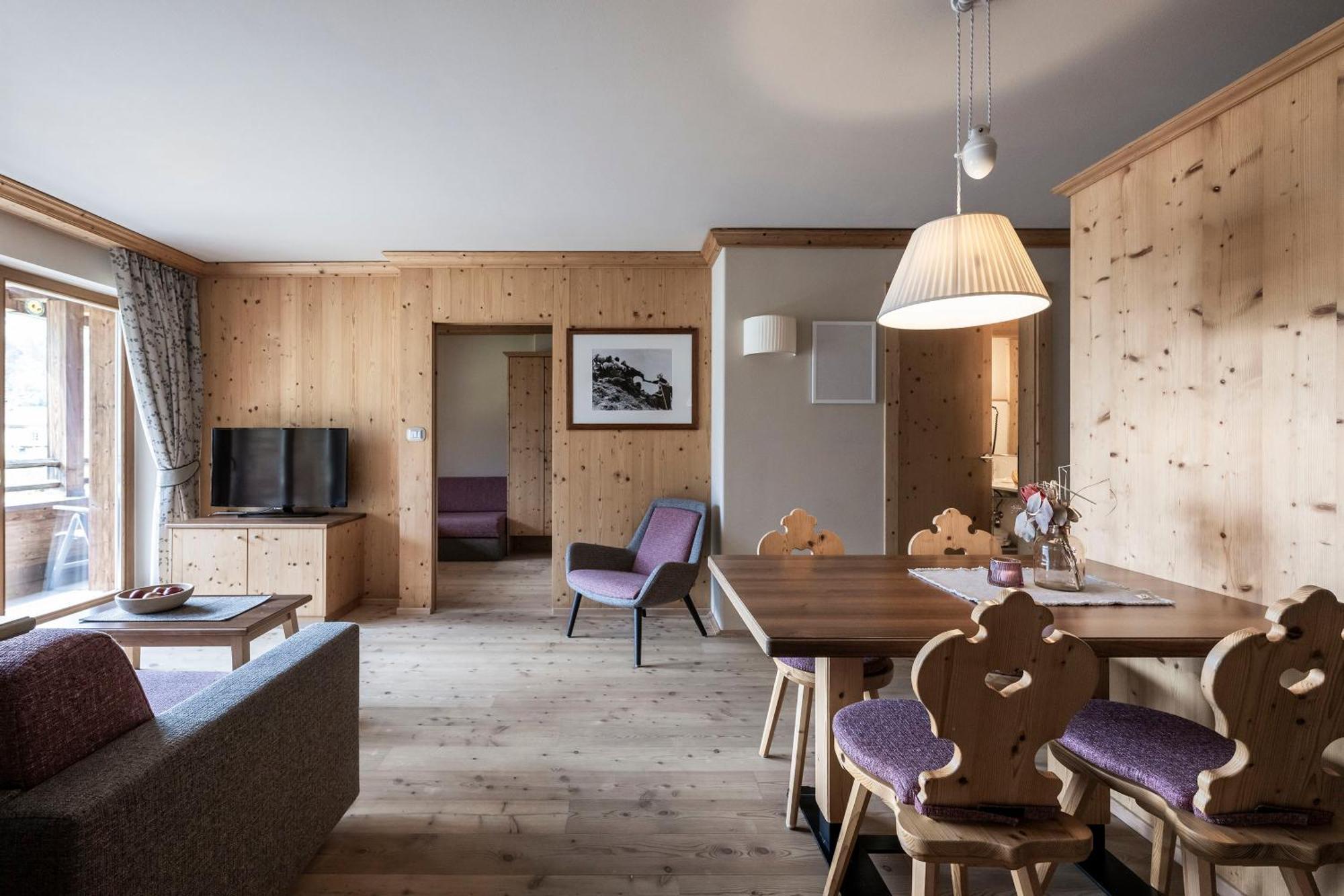 Post Alpina - Family Mountain Chalets サン・カンディド エクステリア 写真