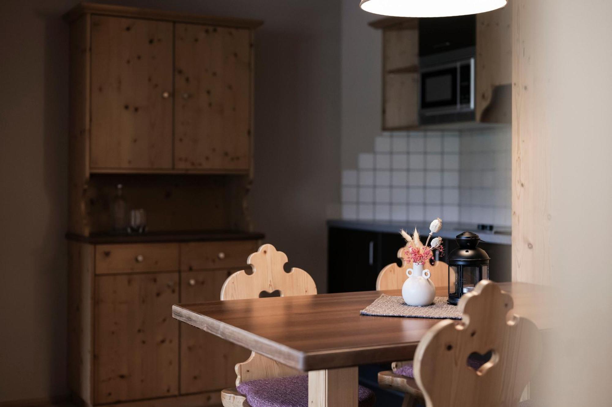 Post Alpina - Family Mountain Chalets サン・カンディド エクステリア 写真