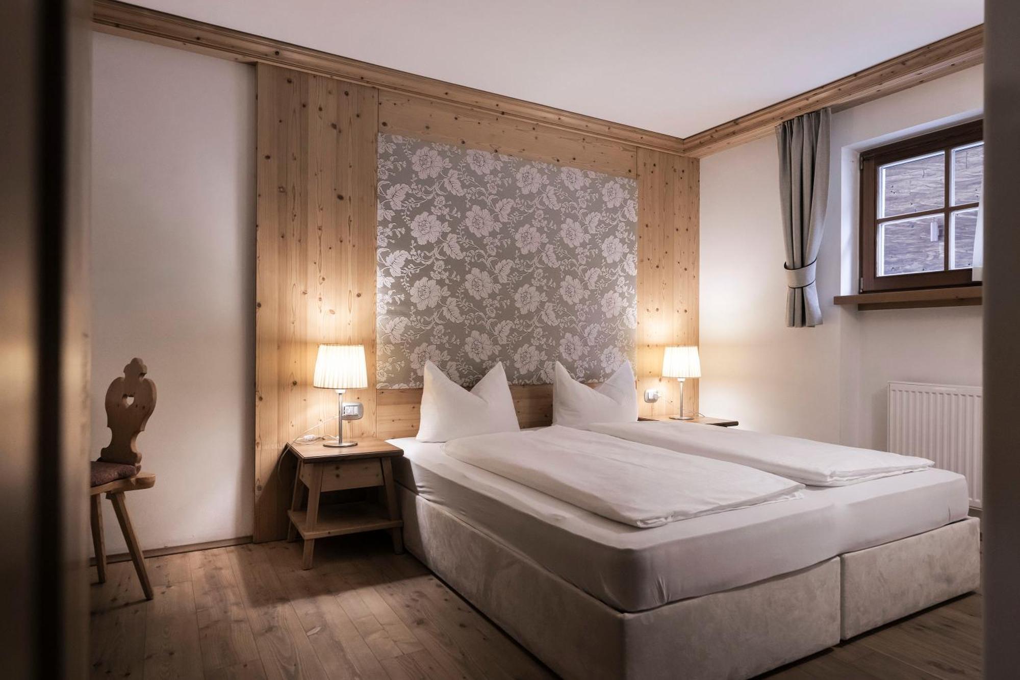Post Alpina - Family Mountain Chalets サン・カンディド エクステリア 写真