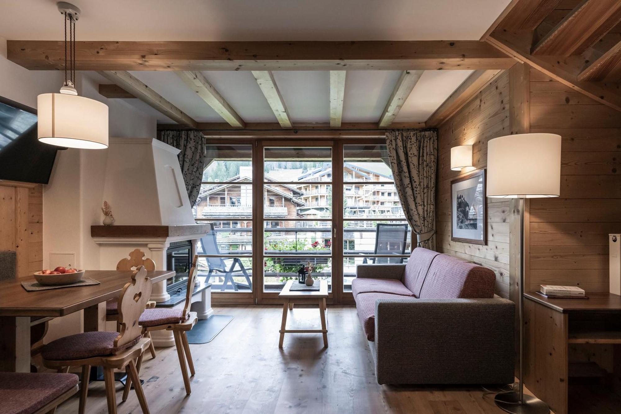 Post Alpina - Family Mountain Chalets サン・カンディド エクステリア 写真
