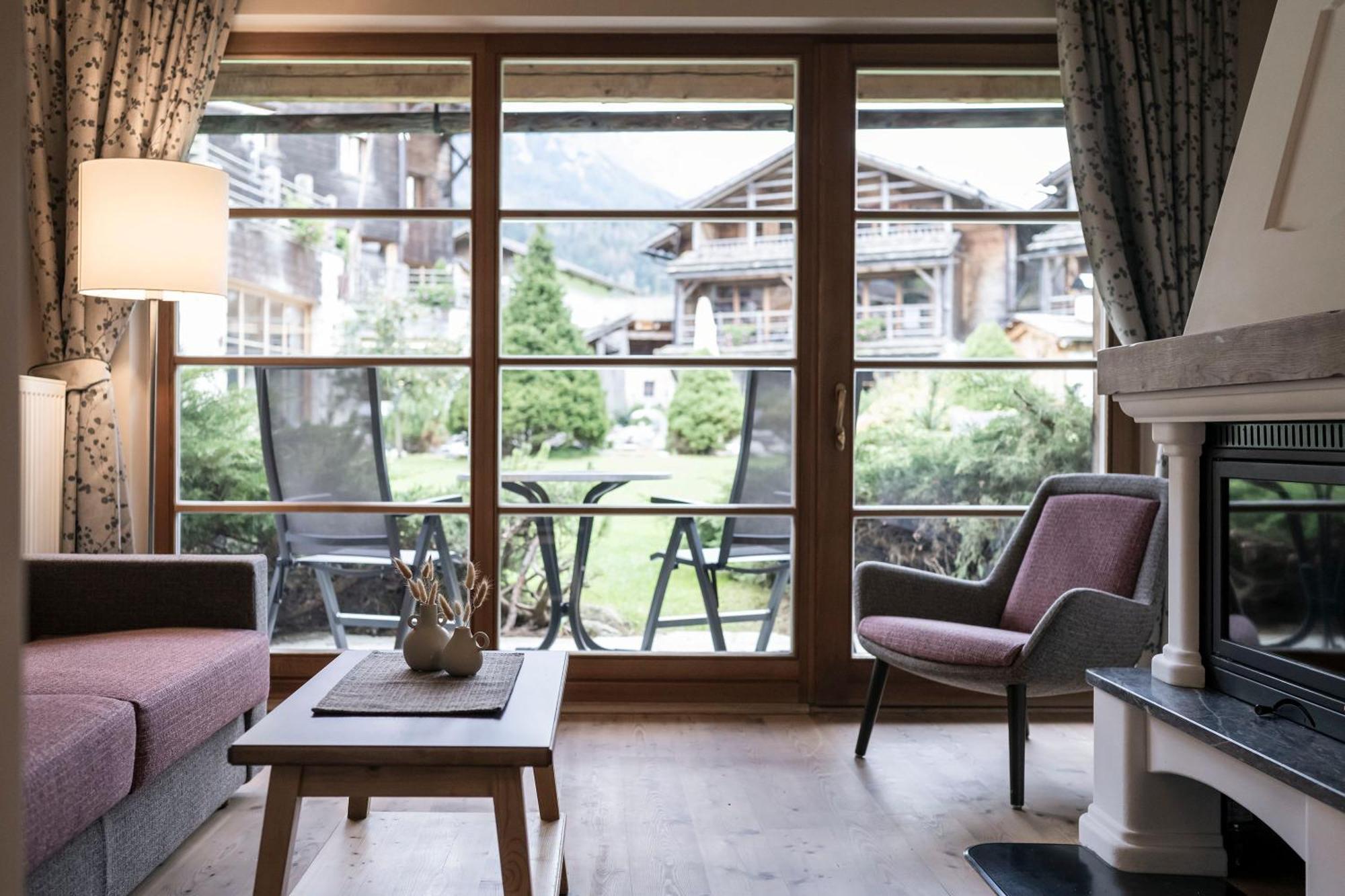 Post Alpina - Family Mountain Chalets サン・カンディド エクステリア 写真