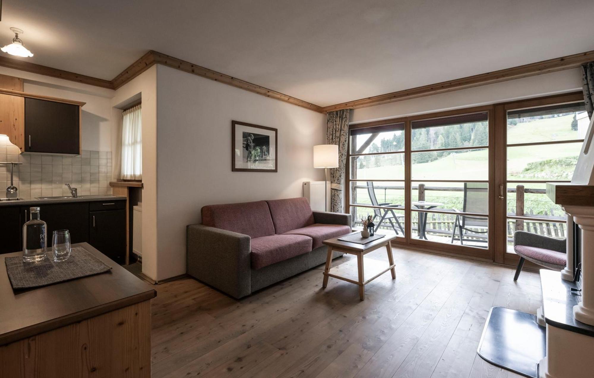 Post Alpina - Family Mountain Chalets サン・カンディド エクステリア 写真